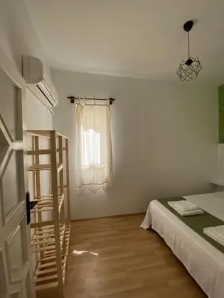 Aile Odası, Bahçe Manzaralı, Bahçe Katı