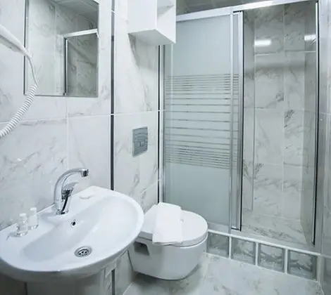 Aile Odası, Sokak Manzaralı