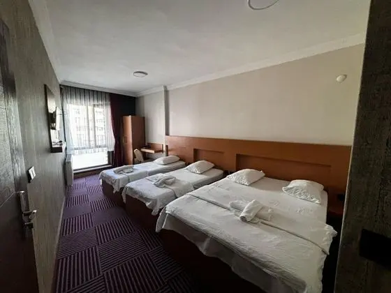 Twin, Sokak Manzaralı