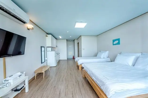 Standard Tek Büyük veya İki Ayrı Yataklı Oda (Randonly Assigned, Main Building)
