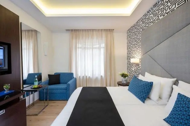 Boutique Room