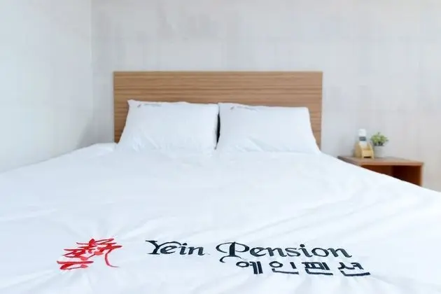 Oda (Queen Bed)