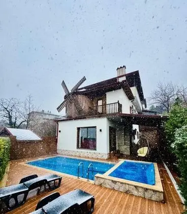 https://images.odamax.com/img/1024x768/odamax/image/upload/Villa_Yel_De_irmeni_202603192357289_WhatsApp_G_rsel_2025_02_07_saat_13_57_32_d0519cea.jpg