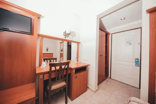 Standart Oda Havuz Manzaralı
