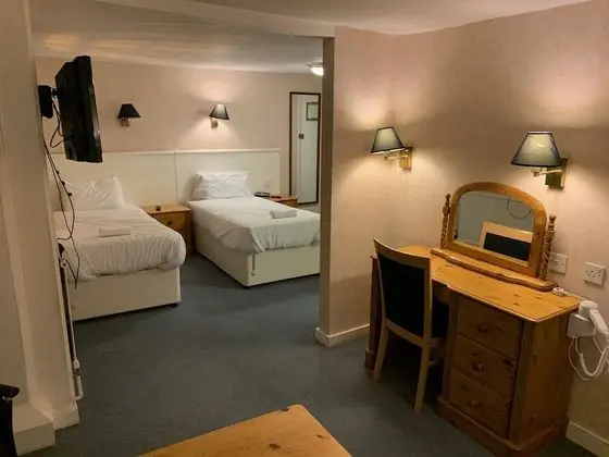 Tek Büyük veya İki Ayrı Yataklı Oda, Banyolu/Duşlu