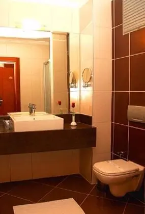 Peyzaj Manzaralı 1 Çift Kişilik Yatak
