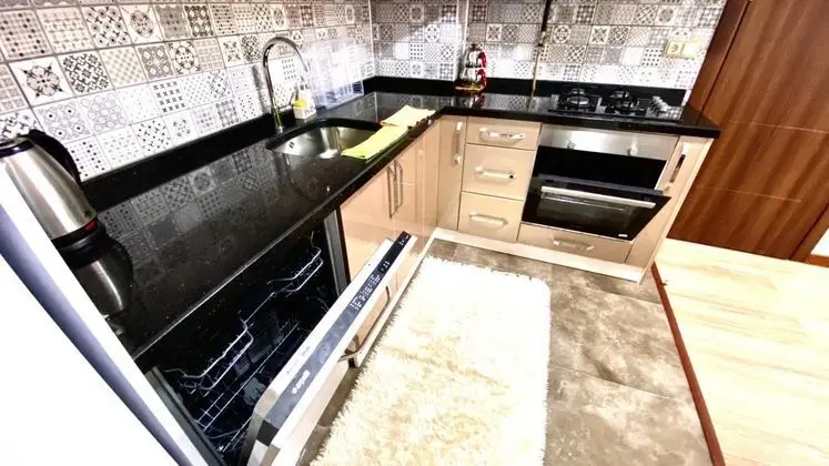 Apartment, Yandan Deniz Manzaralı, Tam Donanmlı Mutfak - Full Kitchen
