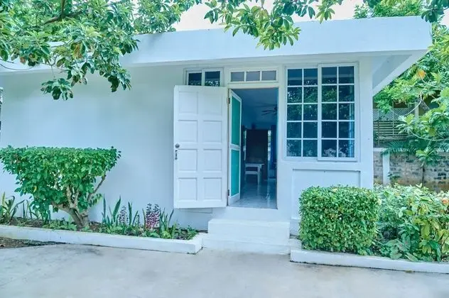 Deluxe Room Partial Sea View with Shared Kitchen
