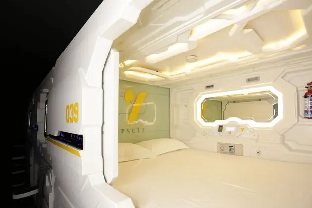 Queen Capsule