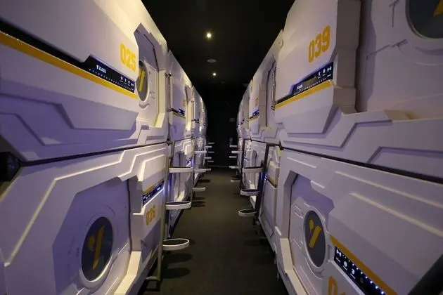 Queen Capsule