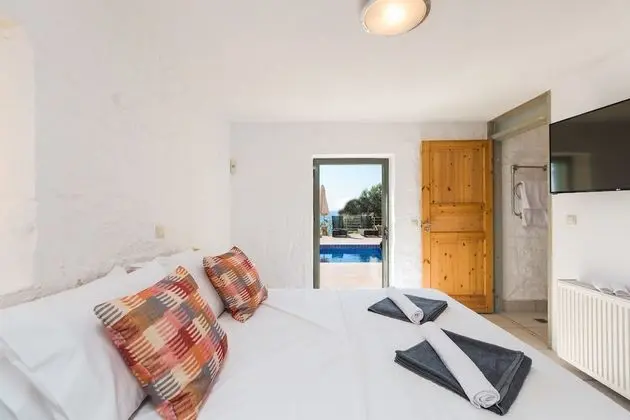 Yellow Dream Villa 2