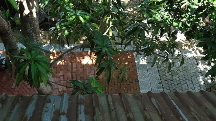 Üç Kişilik Oda, Bahçe Manzaralı
