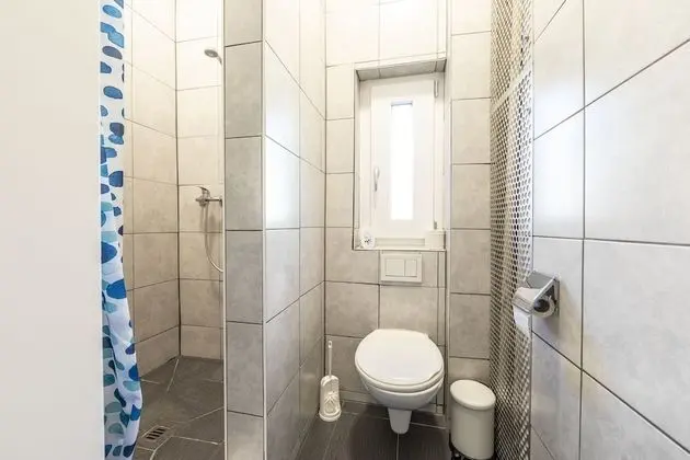 Basic Tek Büyük Yataklı Oda (Yellow Inn 5)