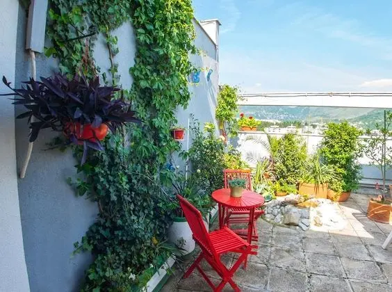 Stüdyo, Balkon