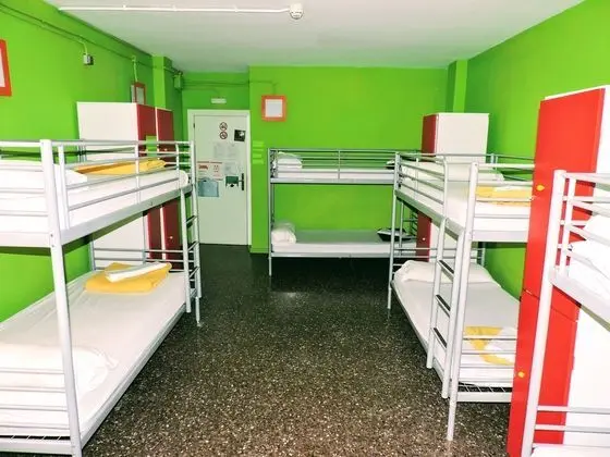 Yatakhanede Yatak Capacity 8 With Shared Bathroom