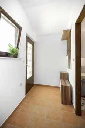 Ev (Yellow - parking and grill - H(4+2))