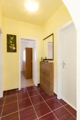 Ev (Yellow - parking and grill - H(4+2))