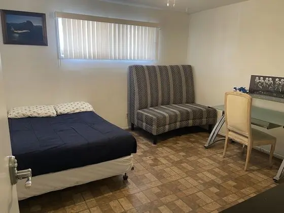 Basic Tek Büyük Yataklı Oda, 1 Büyük (Queen) Boy Yatak, Ortak Banyo, Şehir Manzaralı