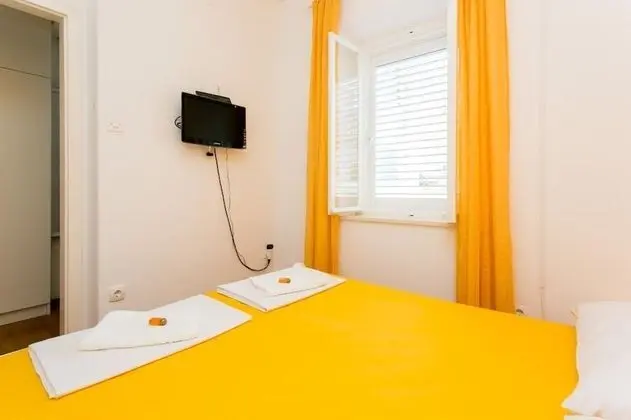 Tek Büyük Yataklı Oda (Double Room with Balcony)