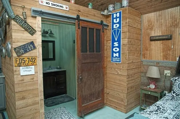 Basic Kulübe, 1 Büyük (Queen) Boy Yatak, Sigara İçilmez