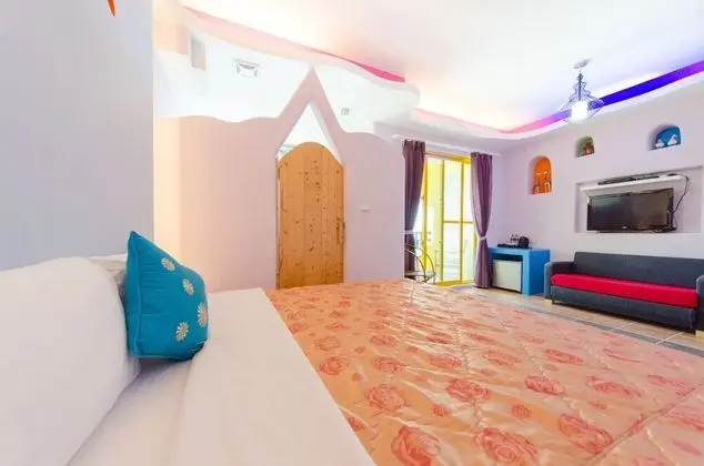 Tek Büyük Yataklı Oda, Balkon, Deniz Manzaralı