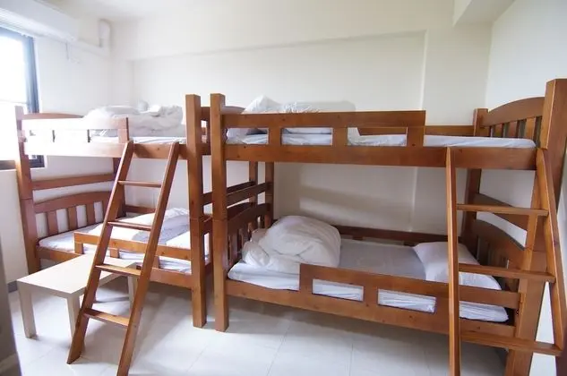 Ortak Ranzalı Oda, Sadece kadınlar için, Ortak Banyo