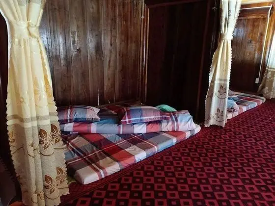 Ortak Ranzalı Oda, Karma Ranzalı Oda