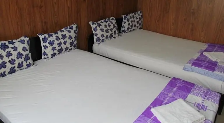 İki Ayrı Yataklı Oda, 2 Çift Kişilik Yatak