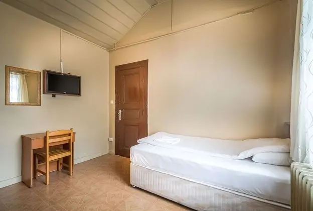 Standard Single Room, Shared Bathroom