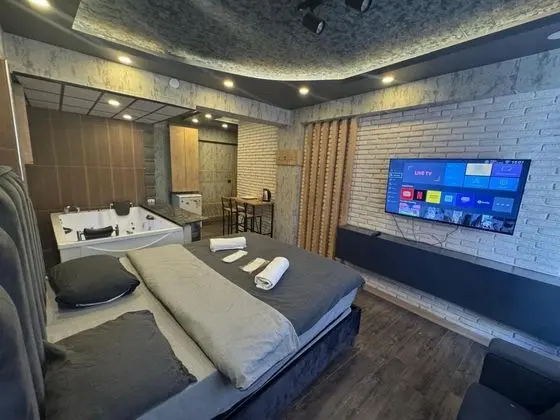 Çift Kişilik,Şehir Manzaralı,Jakuzili