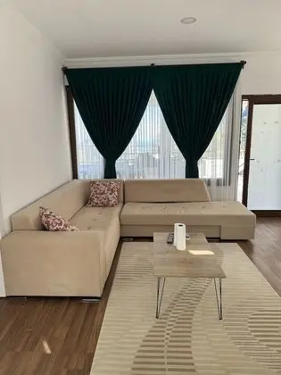 Teras Apart