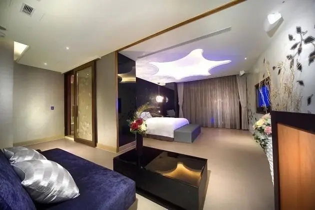 Luxury Tek Büyük Yataklı Oda