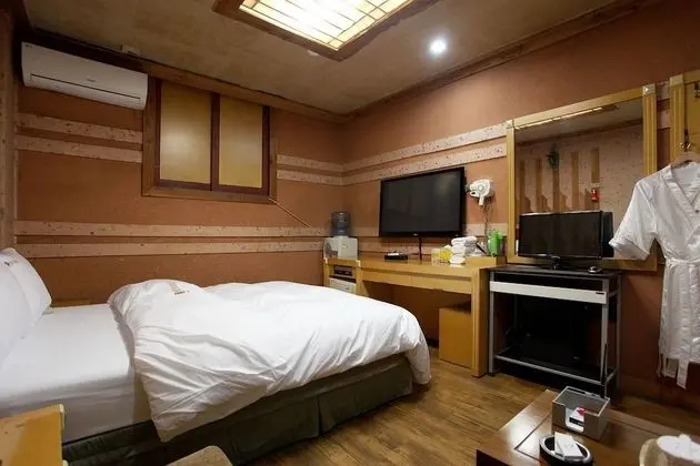 Oda (General room)