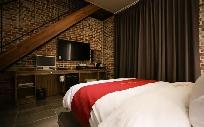 Oda (Duplex Two Room)