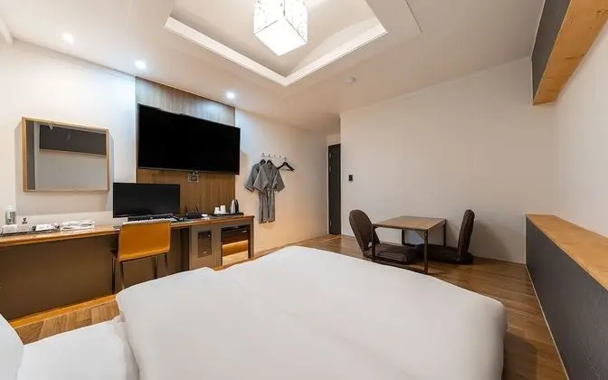 Oda (Marubang (mattress Netflix available )