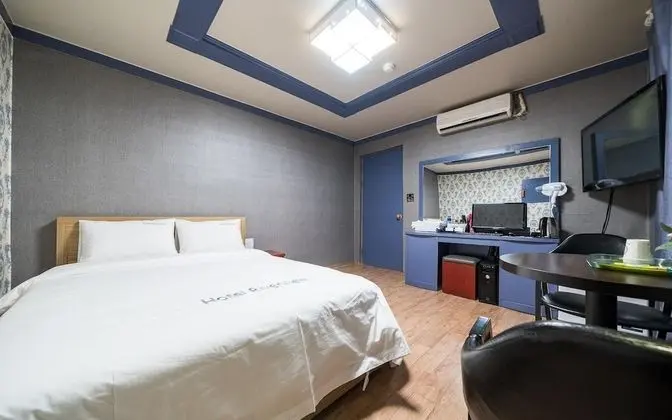 Oda (Standard (Free WiFi/TV VOD/Parking Av)