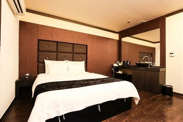 Oda (Semi-special Room (Free WiFi/Netflix )