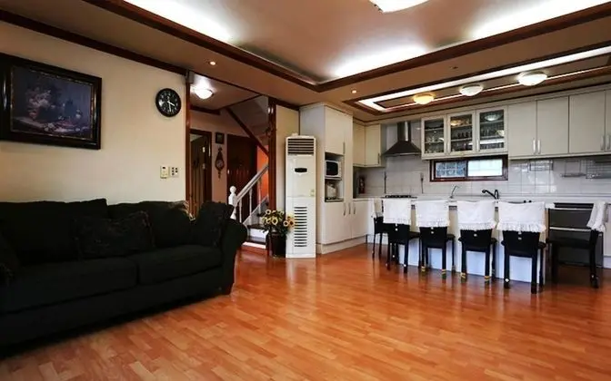 Oda (White House(Unshared House Duplex))
