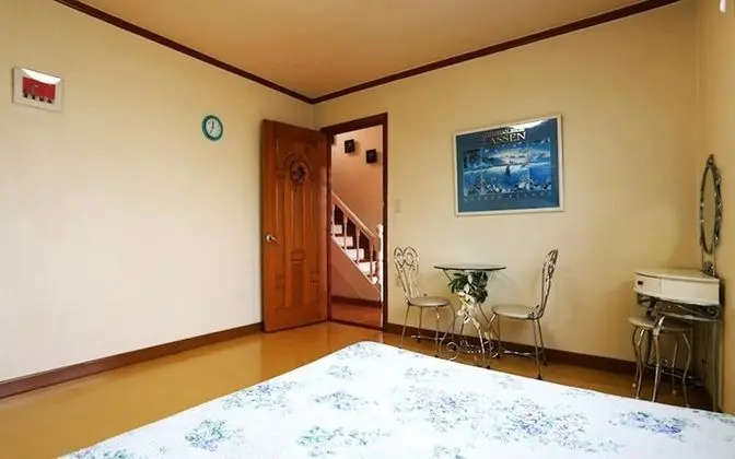 Oda (White House(Unshared House Duplex))