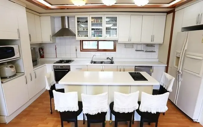 Oda (White House(Unshared House Duplex))