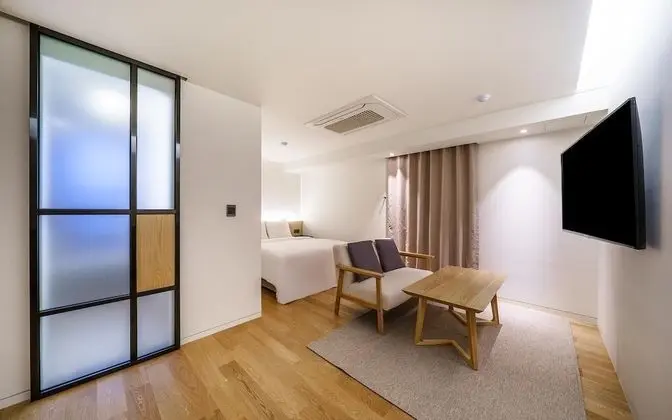 Oda (Deluxe - Semi-private room (random as)
