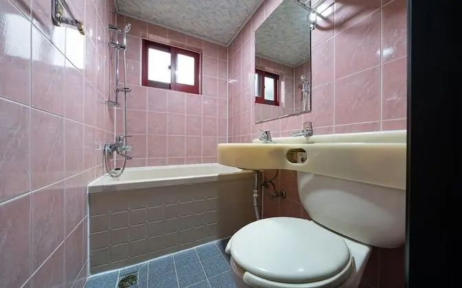 Oda (Ondol-No PC (42" TV Netflix Wave YouT)