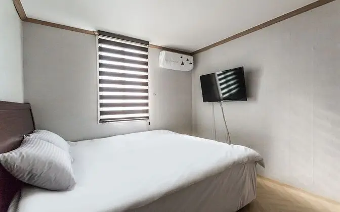 Oda (Large bed room (Please check with the)