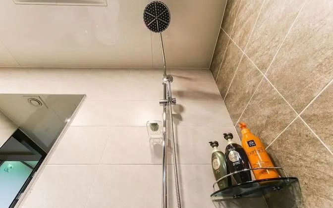 Oda (Ondol (Netflix viewing/spacious room/)