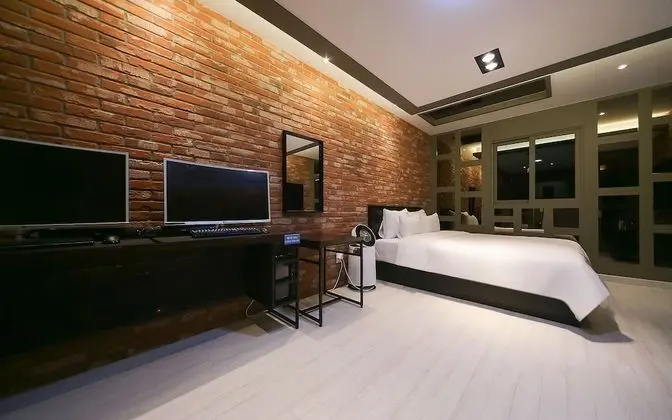 Oda (Deluxe (High Performing 2PC Netflix))