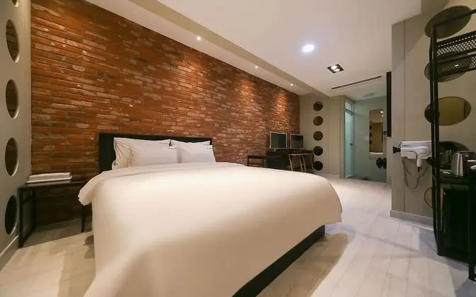 Oda (VIP (High Performing 2PC Netflix Air )