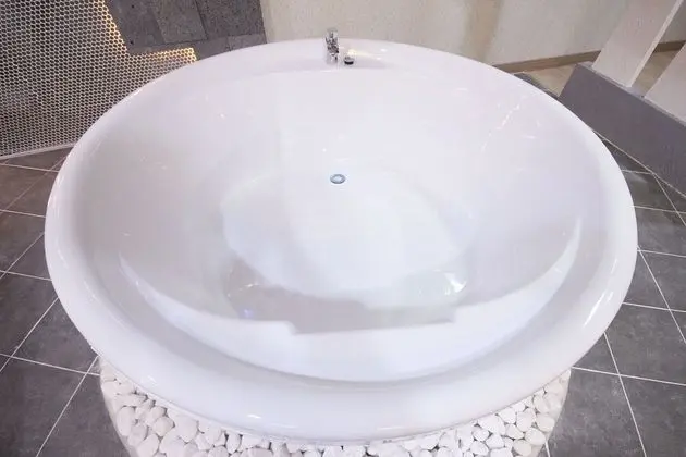 Oda (VIP - Wider Room (Netflix Available w)