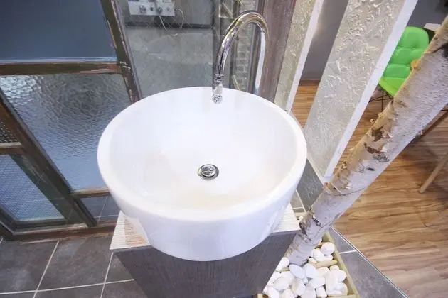 Oda (VIP - Wider Room (Netflix Available w)