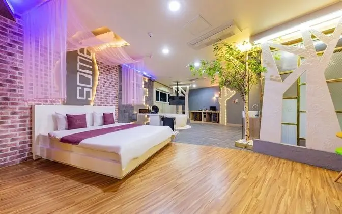 Oda (VIP - Wider Room (Netflix Available w)