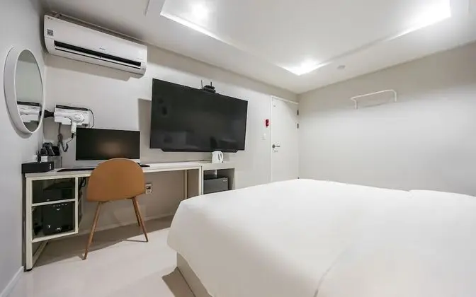 Oda (Deluxe rooms (net-flix possible latex)